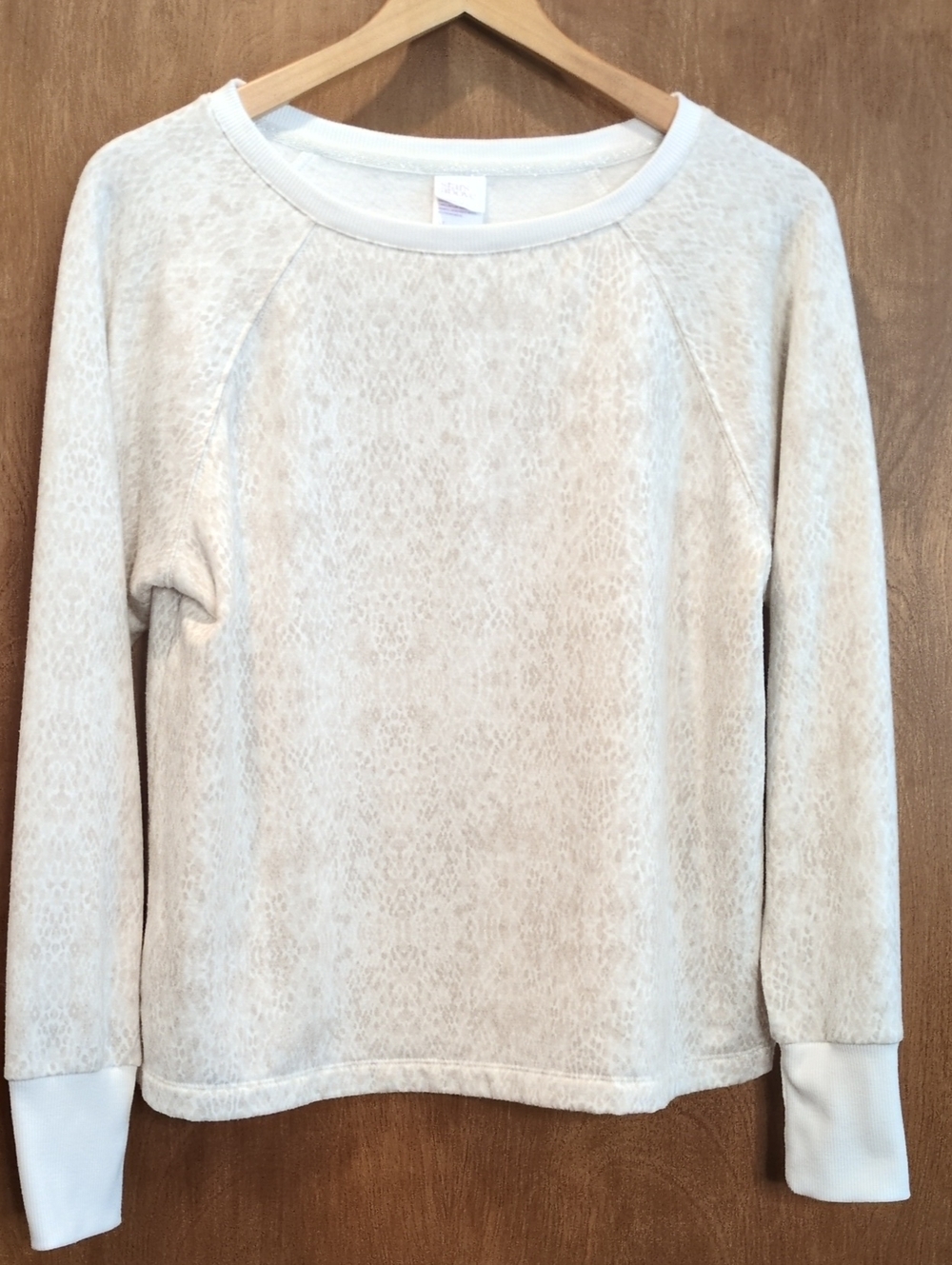 stars above Fleece Pullover In Neutral Reptile Print Size S